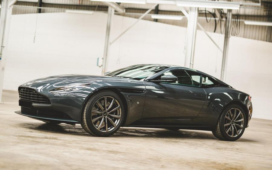Aston Martin DB11 V8 Classic Driver Edition by Q '2018
